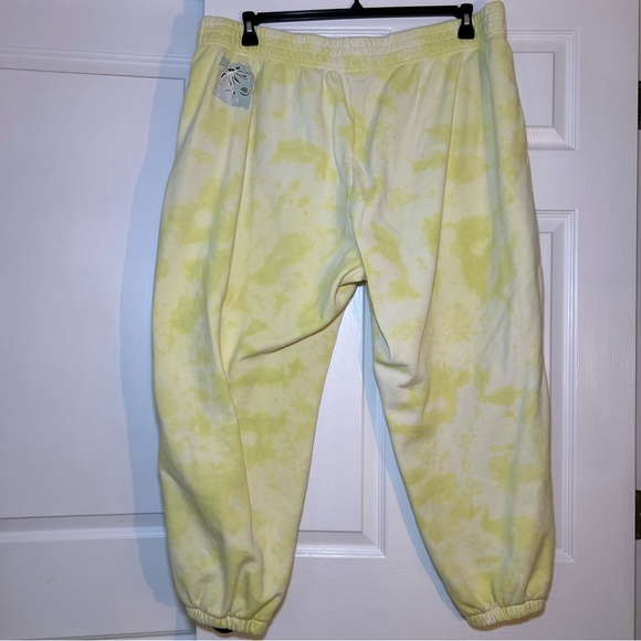 Nike Yellow Tie Dye Jogger Sweatpants Embroidered w/Patches Womens 3X - Picture 5 of 8